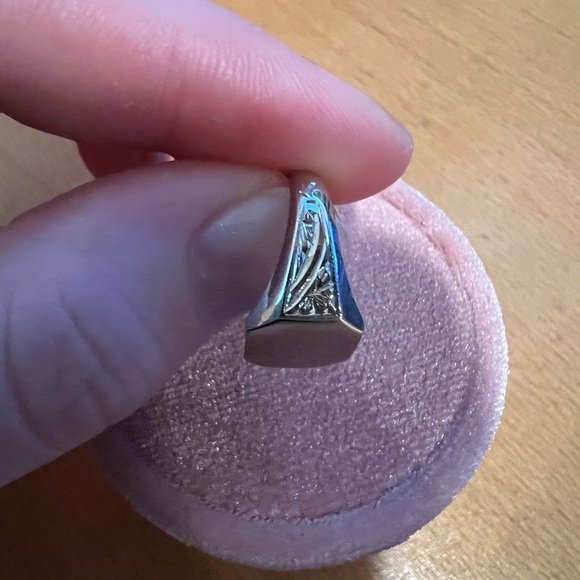 Solid 14k gold hand carved signet ring. Size 4. - Picture 5 of 9